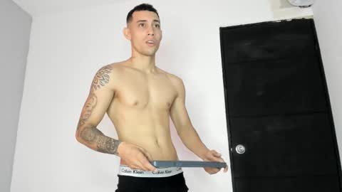 elier_jhonson1 online show from February 2026 02:03:01 PM