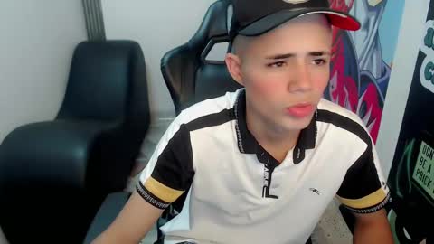 Snapshot of elii_797 chatting on January 2025 02:05:01 PM bby-santy online show from January 2025 02:05:01 PM