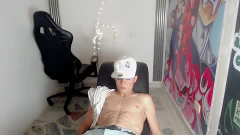 Snapshot of elii_797 chatting on February 2025 04:28:01 PM bby-santy online show from February 2025 04:28:01 PM