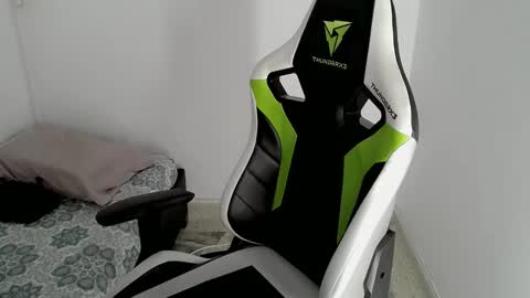 Snapshot of elii_797 chatting on March 2025 01:54:01 PM bby-santy online show from March 2025 01:54:01 PM