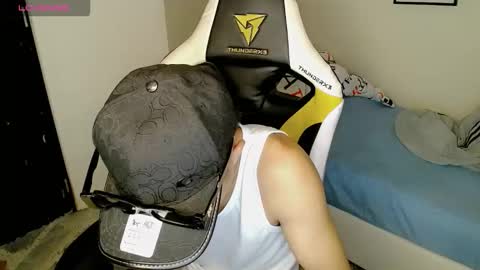 Snapshot of elii_797 chatting on November 2025 07:05:02 PM bby-santy online show from November 2025 07:05:02 PM