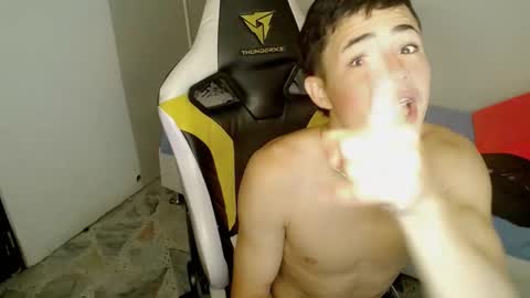 Snapshot of elii_797 chatting on November 2025 11:31:02 AM bby-santy online show from November 2025 11:31:02 AM