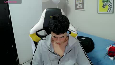 Snapshot of elii_797 chatting on November 2025 11:37:01 PM bby-santy online show from November 2025 11:37:01 PM