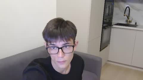Snapshot of elijahtarlet chatting on July 2026 04:39:01 PM Eligah Ilya online show from July 2026 04:39:01 PM
