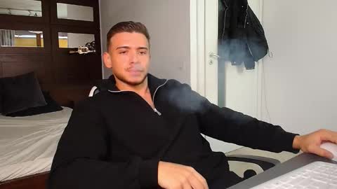 Snapshot of elijahthorne chatting on January 2026 06:17:01 AM ElijahThorne online show from January 2026 06:17:01 AM