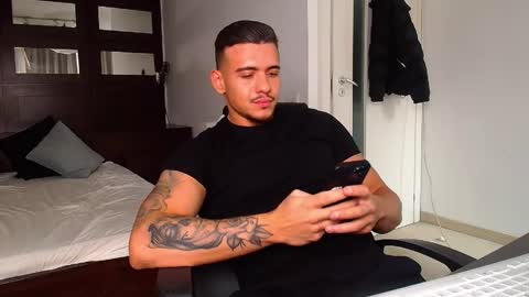 Snapshot of elijahthorne chatting on March 2026 11:39:02 AM ElijahThorne online show from March 2026 11:39:02 AM