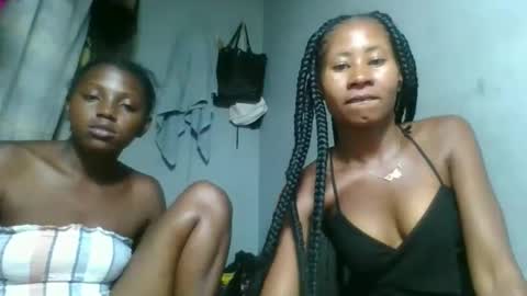 Snapshot of elina981 chatting on February 2026 09:40:01 PM elina981 online show from February 2026 09:40:01 PM