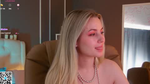 Elina online show from February 2025 07:29:01 AM