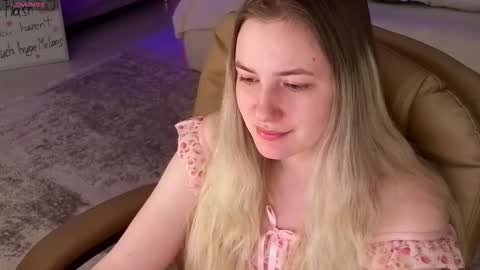 Elina online show from October 2025 01:09:01 AM