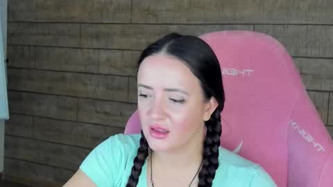 Snapshot of elinabellucci chatting on January 2026 05:12:01 AM ElinaBellucci online show from January 2026 05:12:01 AM