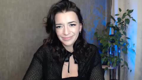 Elina online show from November 2025 11:58:02 PM