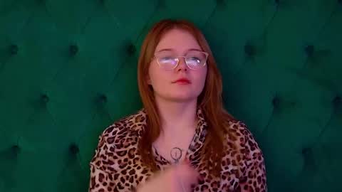 Snapshot of elinavale chatting on March 2026 07:15:01 AM elinavale online show from March 2026 07:15:01 AM