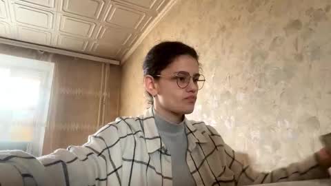 Lola online show from November 2025 07:29:02 AM