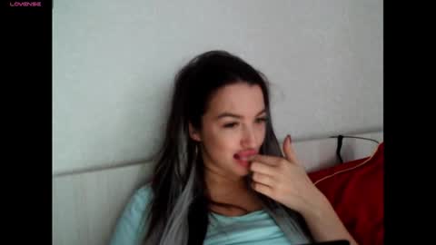 elisa_dove208 online show from October 2025 06:34:01 AM