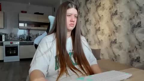 Aletta Oushen online show from November 2025 09:31:02 AM