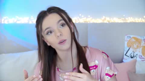 ElisabethDavis online show from January 2025 03:43:01 PM