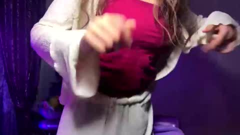 Elin online show from April 2026 06:46:01 PM