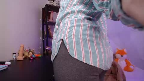 Snapshot of elise_nyx chatting on May 2026 11:40:02 AM elise_nyx online show from May 2026 11:40:02 AM