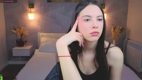 Snapshot of elise_robbie chatting on April 2026 01:07:02 AM Elise online show from April 2026 01:07:02 AM
