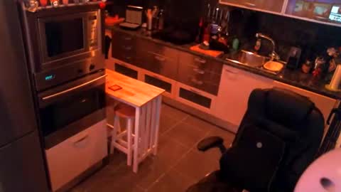 Snapshot of elise_tv chatting on November 2025 07:51:02 PM Barbie online show from November 2025 07:51:02 PM