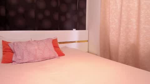 Elly online show from October 2025 08:01:01 AM