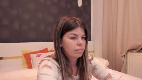 Elly online show from January 2026 08:01:01 PM