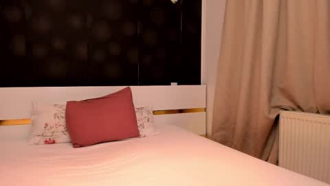 Elly online show from February 2026 06:06:02 PM