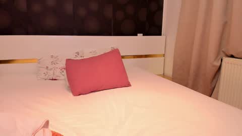 Elly online show from February 2026 06:51:02 PM