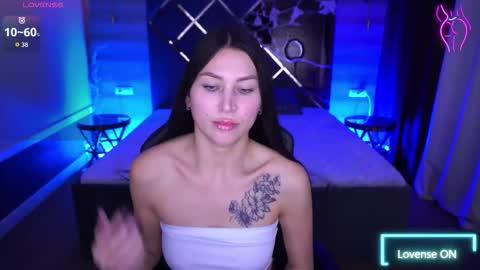 elisevelour online show from November 2025 02:06:02 PM