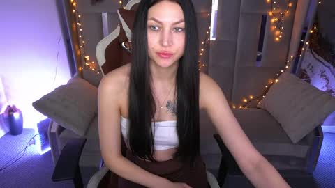 elisevelour online show from April 2026 12:28:01 PM