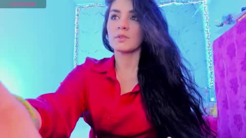 E L I S S A online show from November 2025 08:46:02 PM