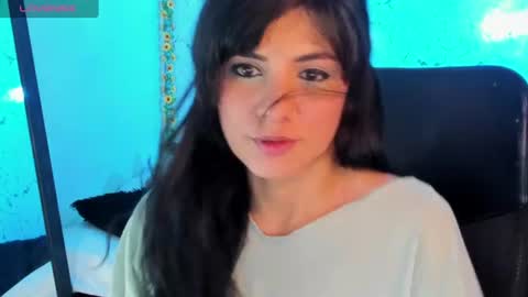 Snapshot of elissa_iris chatting on June 2026 01:08:02 AM E L I S S A online show from June 2026 01:08:02 AM