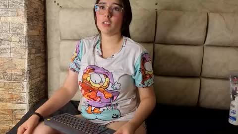 Snapshot of elisvega chatting on February 2026 07:02:01 AM elisvega online show from February 2026 07:02:01 AM