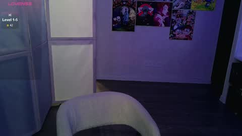 Snapshot of eliza_benet_ chatting on April 2026 02:17:02 PM Ari online show from April 2026 02:17:02 PM