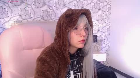 Eliza online show from September 2025 08:02:01 PM