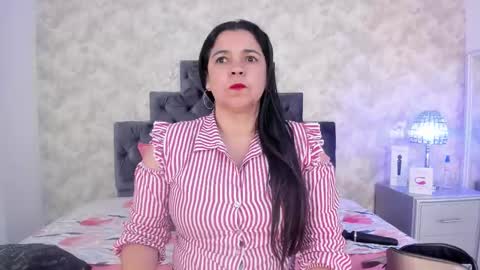 Elizabeth online show from October 2025 10:44:01 PM