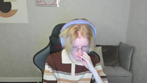 Snapshot of elizabeth_harpper chatting on September 2025 01:28:01 AM Elizabeth online show from September 2025 01:28:01 AM