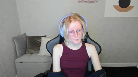 Snapshot of elizabeth_harpper chatting on September 2025 02:04:01 AM Elizabeth online show from September 2025 02:04:01 AM