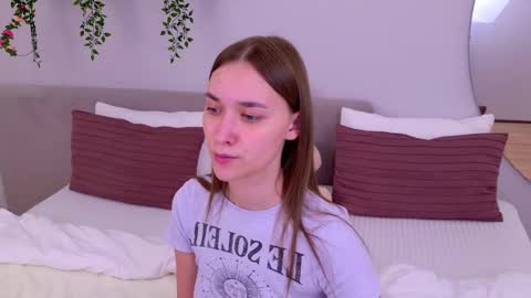 Elizabeth online show from March 2025 10:32:01 PM