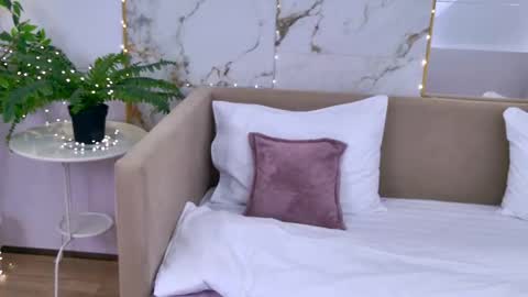 Elizabeth online show from January 2026 04:45:01 PM