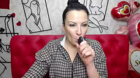 Snapshot of elizabethsho chatting on March 2025 03:26:02 AM ElizabethSho online show from March 2025 03:26:02 AM