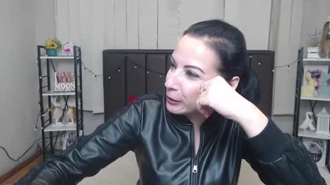 Snapshot of elizabethsho chatting on September 2025 05:02:02 PM ElizabethSho online show from September 2025 05:02:02 PM