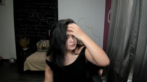 Elizabeth online show from March 2026 06:44:02 PM