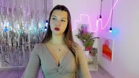 Snapshot of elizamild chatting on October 2025 01:18:01 PM Eliza online show from October 2025 01:18:01 PM