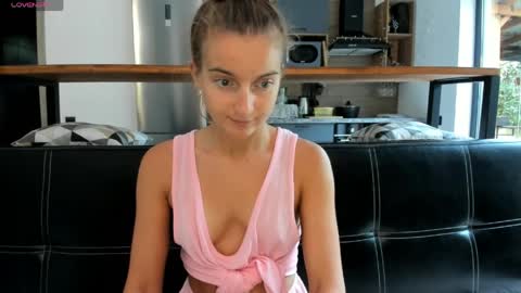 Snapshot of elizsweet chatting on April 2026 09:01:02 AM Eliz online show from April 2026 09:01:02 AM