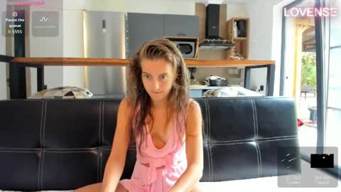 Snapshot of elizsweet chatting on May 2026 06:33:01 AM Eliz online show from May 2026 06:33:01 AM