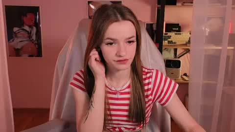 Snapshot of elizzza_ chatting on April 2026 05:12:02 AM elizzza_ online show from April 2026 05:12:02 AM