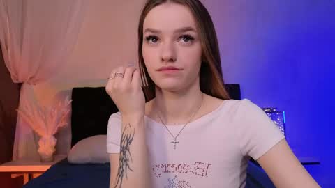 elizzza_ online show from June 2026 05:18:01 AM