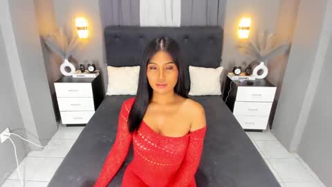 Snapshot of ella______ chatting on December 2024 04:25:01 PM Ella online show from December 2024 04:25:01 PM