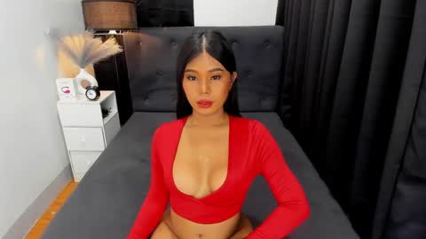 Snapshot of ella______ chatting on February 2025 07:02:01 PM Ella online show from February 2025 07:02:01 PM